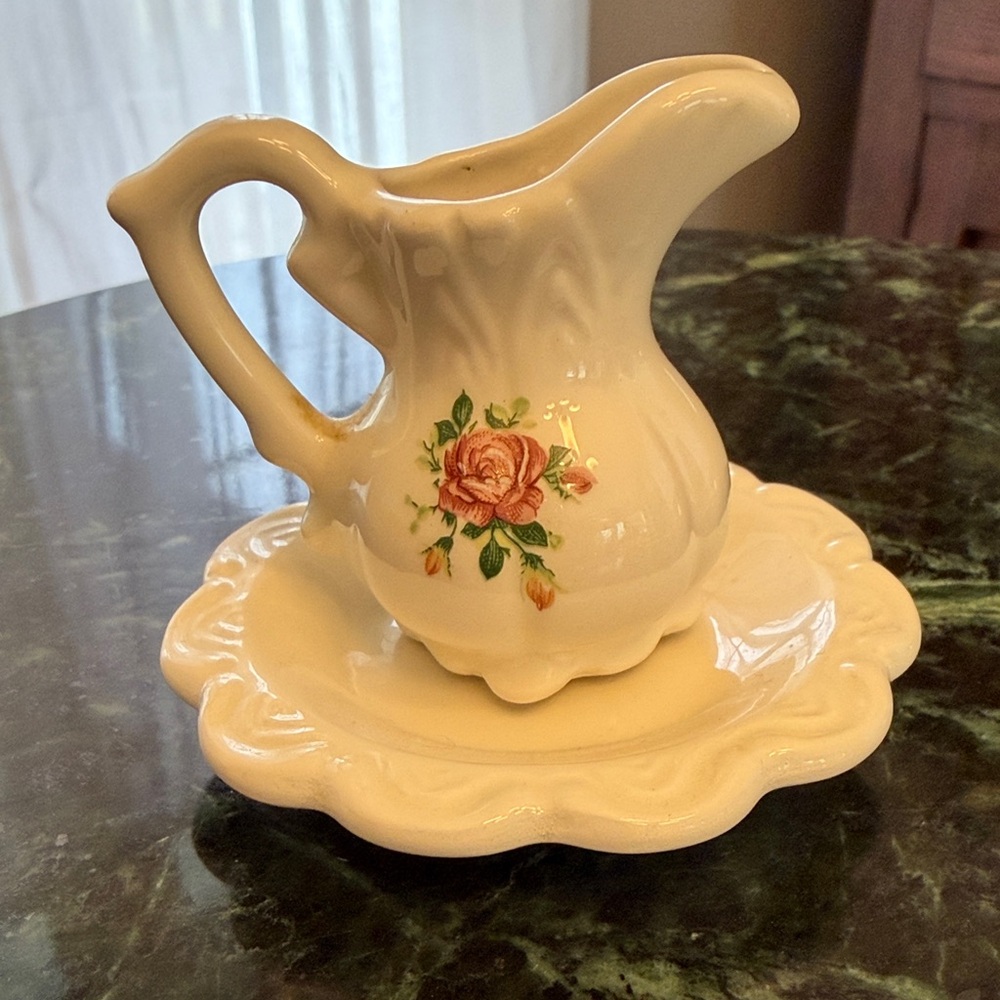 Mini Wash Basin with Pitcher